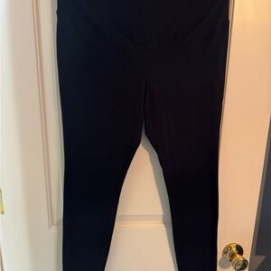 Old Navy Black Maternity Leggings - size M